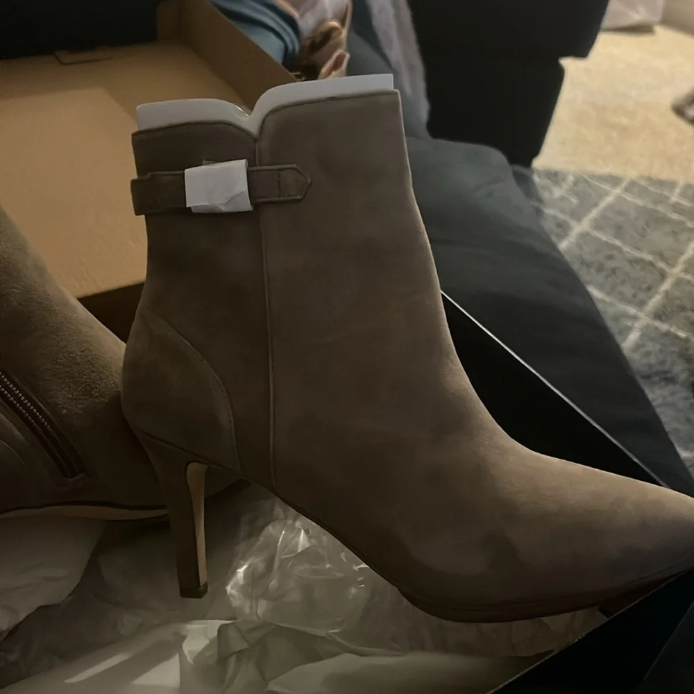 BNWT Cole Hann Vesper Booties